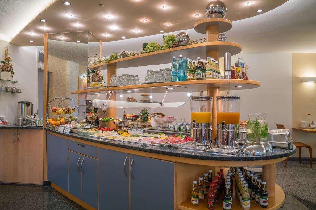 Airporthotel Residenz Steinenbronn Ресторан фото