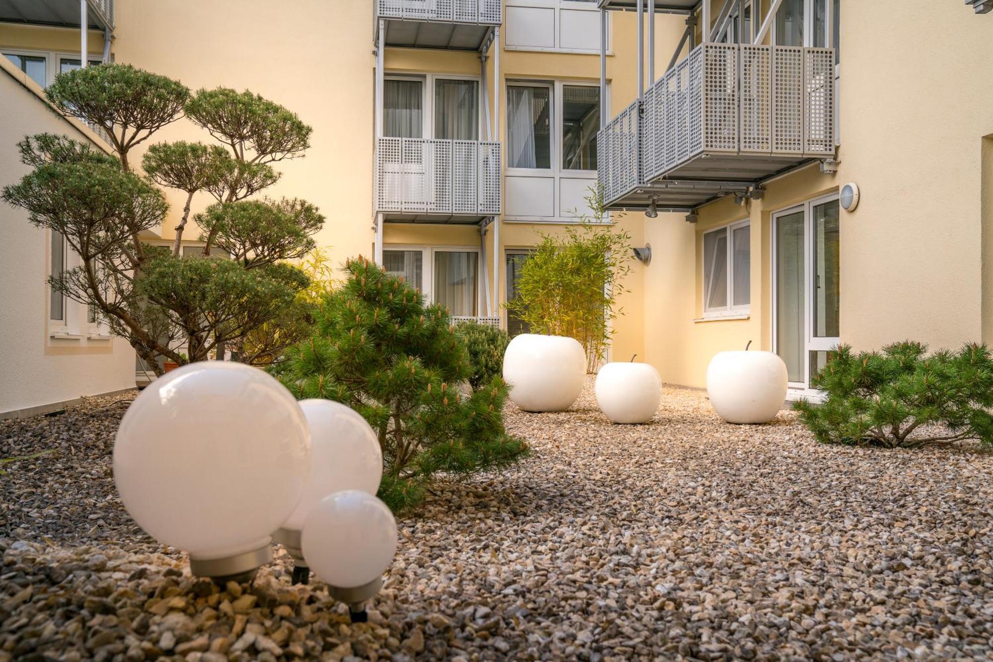 Airporthotel Residenz Steinenbronn Екстер'єр фото