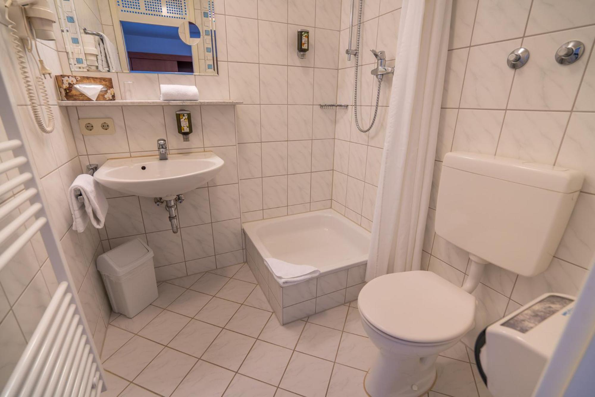 Airporthotel Residenz Steinenbronn Екстер'єр фото