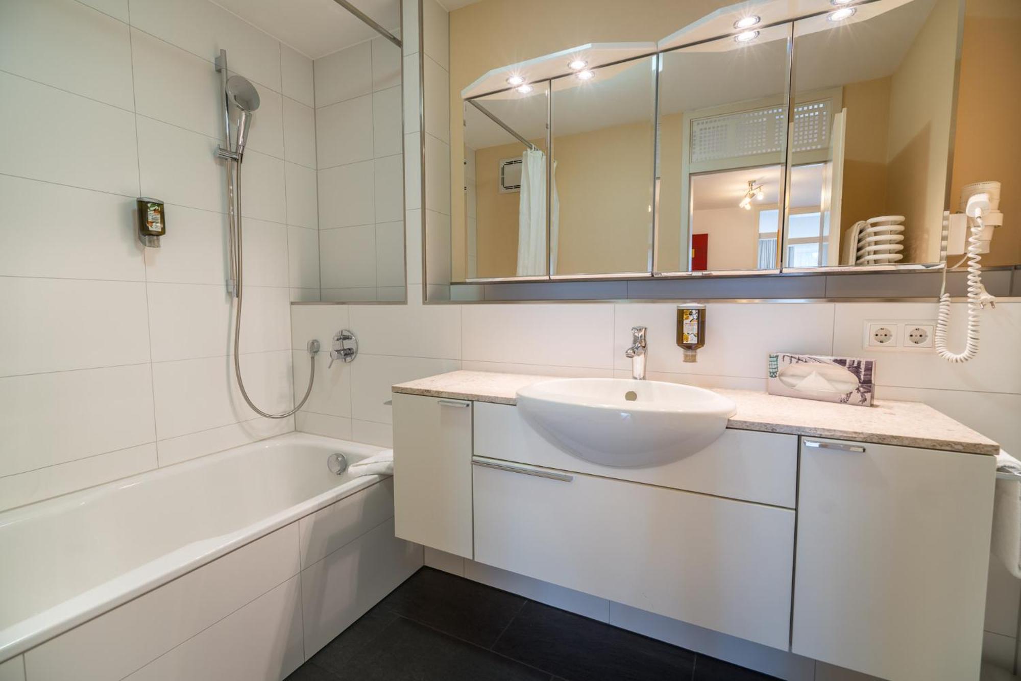 Airporthotel Residenz Steinenbronn Екстер'єр фото