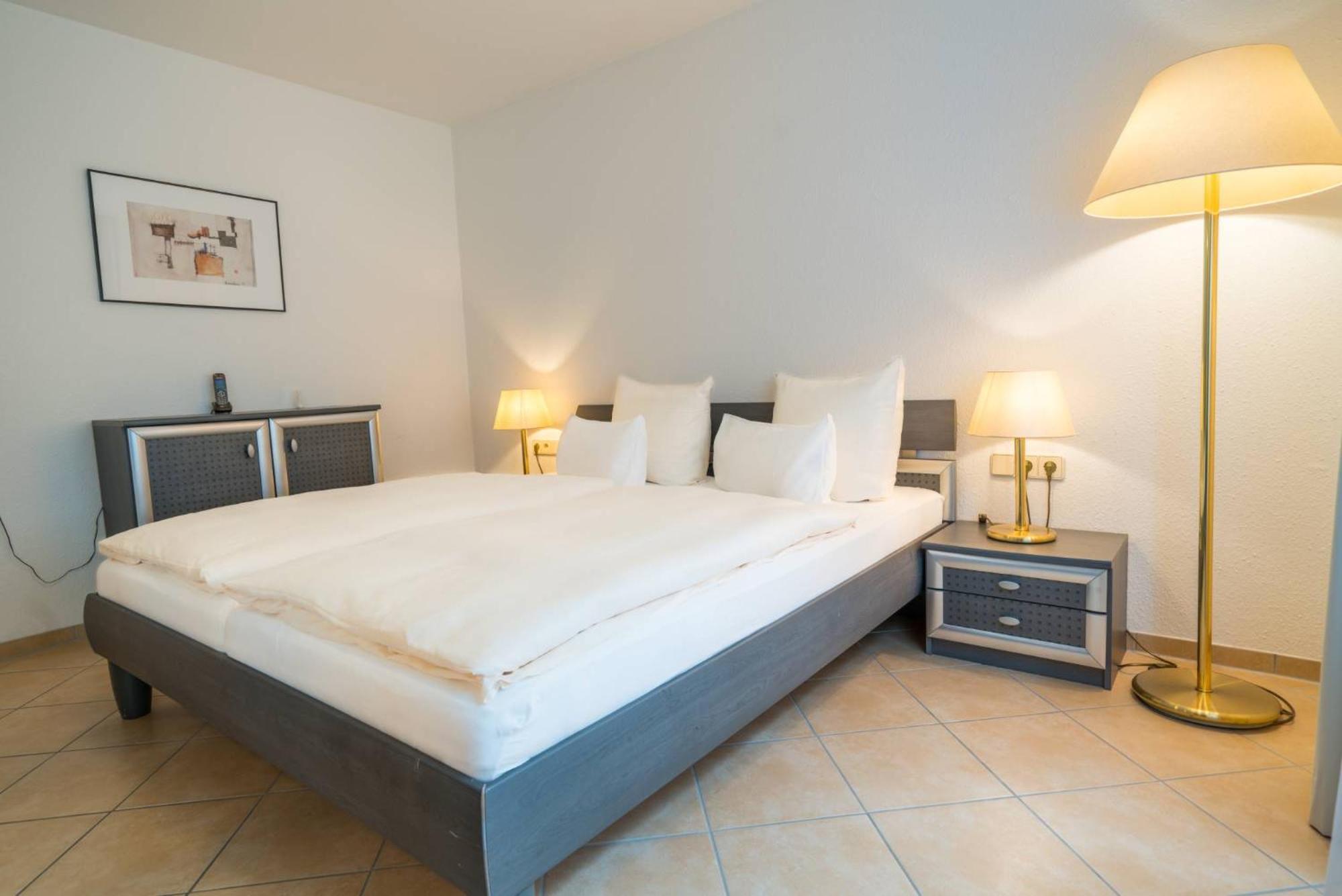 Airporthotel Residenz Steinenbronn Екстер'єр фото