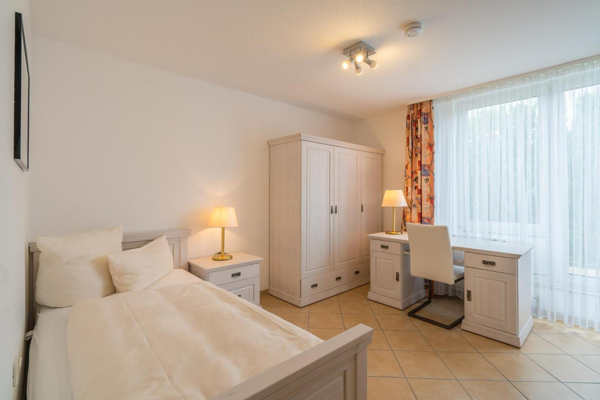 Airporthotel Residenz Steinenbronn Екстер'єр фото