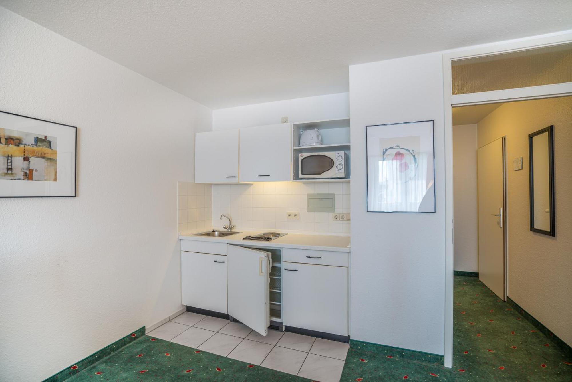 Airporthotel Residenz Steinenbronn Екстер'єр фото
