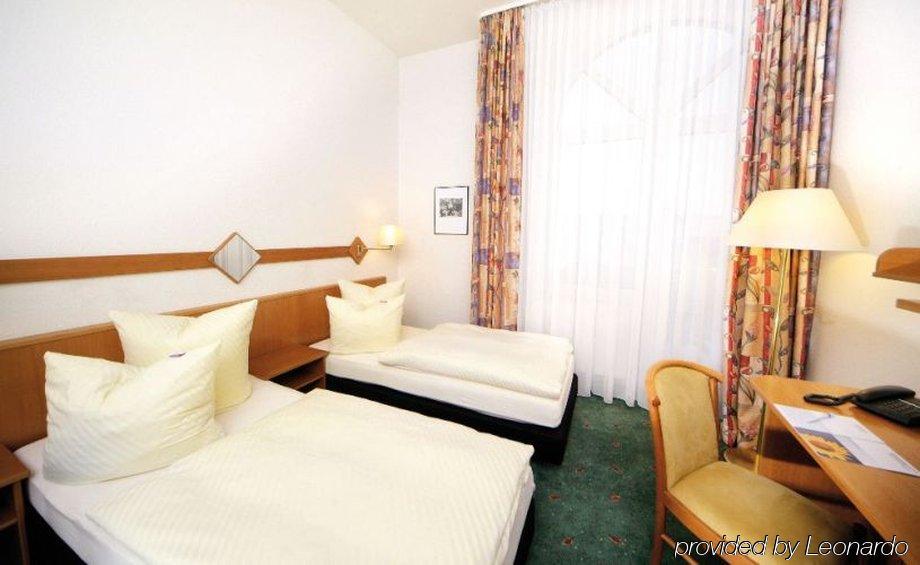 Airporthotel Residenz Steinenbronn Екстер'єр фото