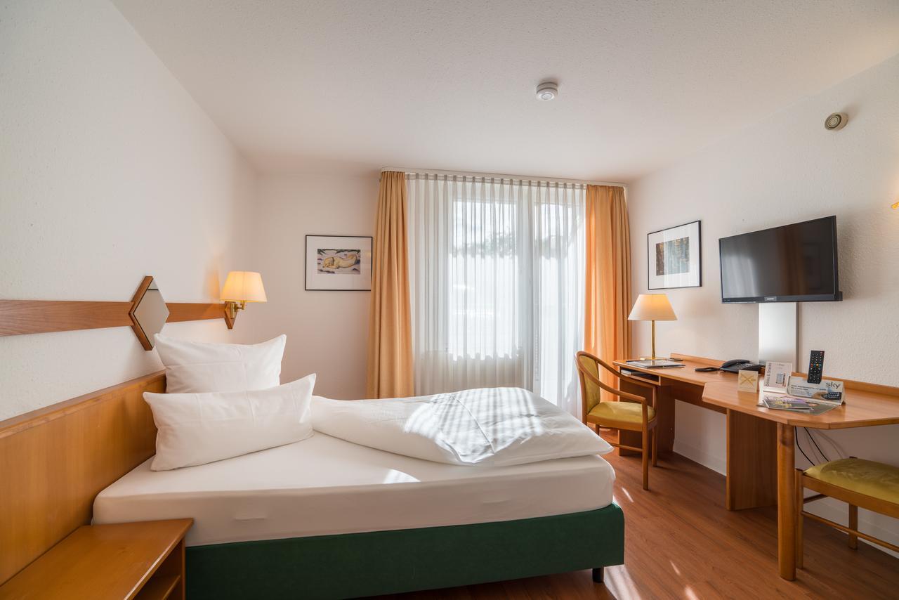 Airporthotel Residenz Steinenbronn Екстер'єр фото