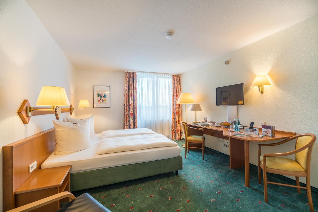 Airporthotel Residenz Steinenbronn Екстер'єр фото