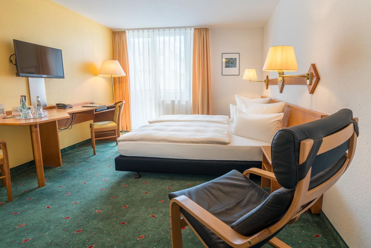 Airporthotel Residenz Steinenbronn Екстер'єр фото