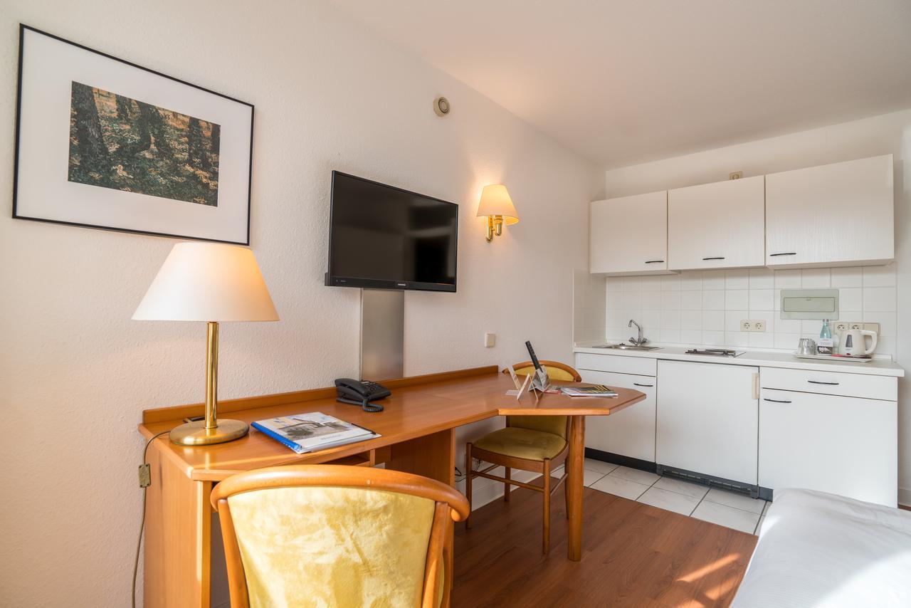 Airporthotel Residenz Steinenbronn Екстер'єр фото