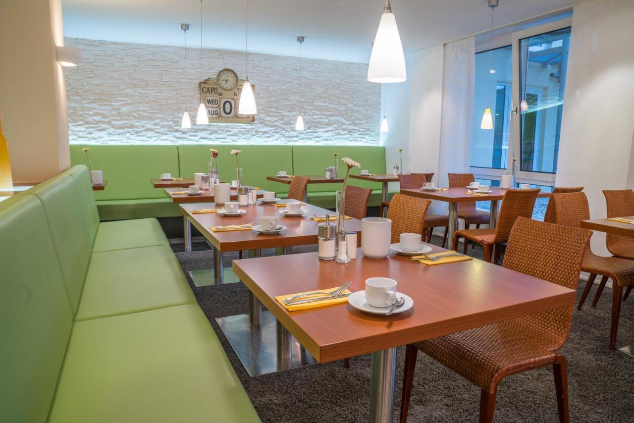 Airporthotel Residenz Steinenbronn Екстер'єр фото